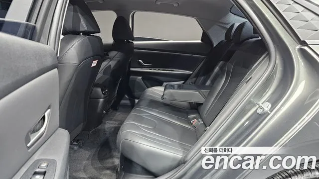 Hyundai Avante CN7 — Фото автомобиля 11
