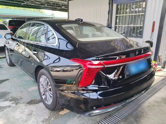Hongqi H5 — Фото автомобиля 4