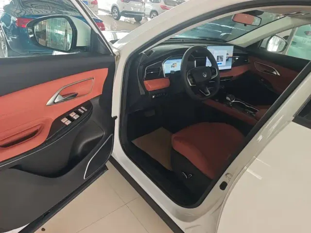 Changan CS75 — Фото автомобиля 15