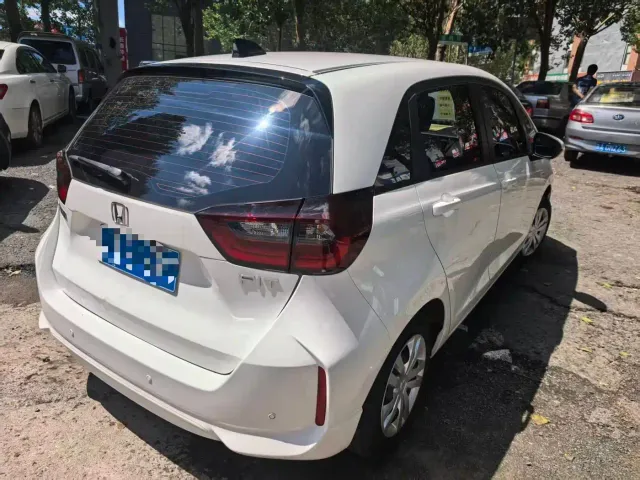 Honda Fit — Фото автомобиля 9