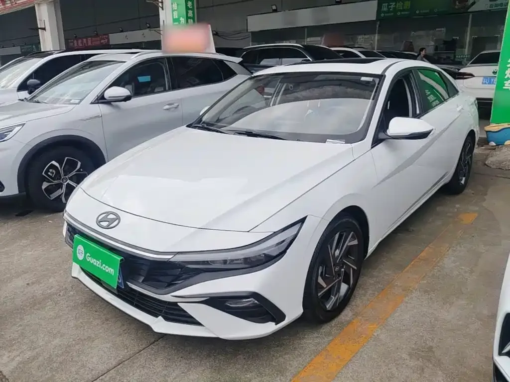 Фотография автомобиля — Hyundai Elantra