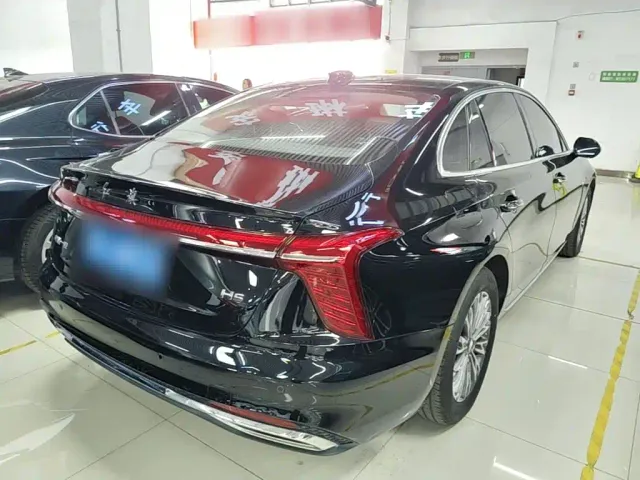 Hongqi H5 — Фото автомобиля 6