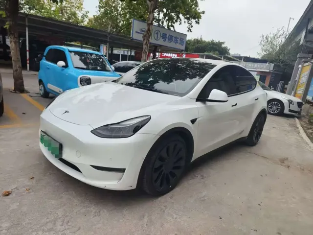 Фотография автомобиля — Tesla Model Y