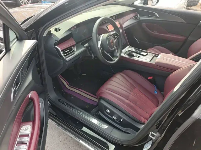 Hongqi H5 — Фото автомобиля 15
