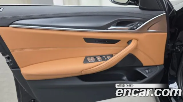 BMW 5 Series G30 — Фото автомобиля 13