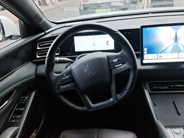 BYD Qin L — Фото автомобиля 15
