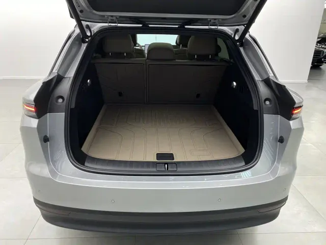 Li Auto i6 — Фото автомобиля 11