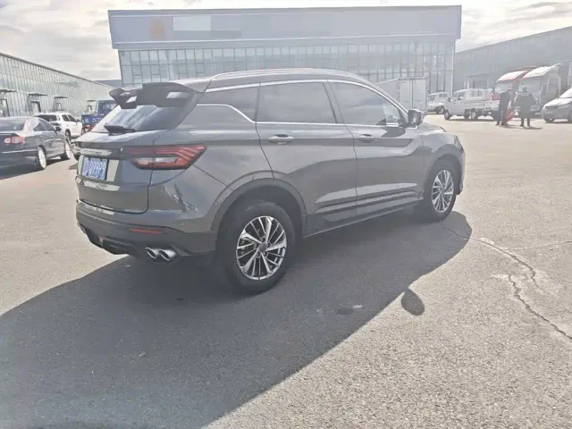 Geely Binyue — Фото автомобиля 5