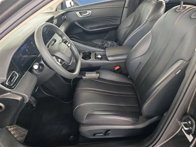 Roewe D7 — Фото автомобиля 14