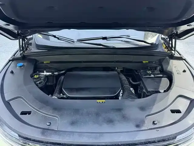 Li Auto L7 — Фото автомобиля 16
