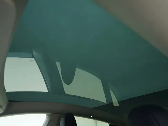 Tesla Model Y — Фото автомобиля 10