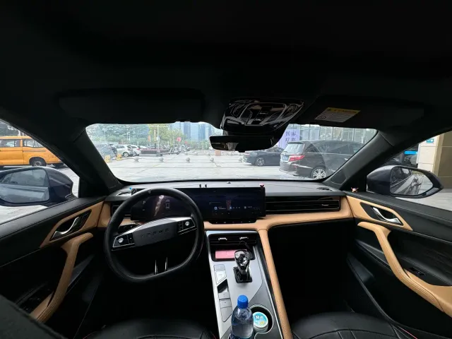 Roewe RX5 — Фото автомобиля 8