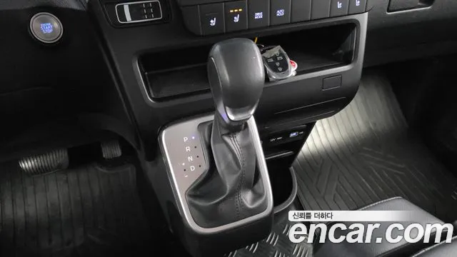 Hyundai Staria Staria L3.5 Инвалидная коляска Подъёмник/Slope — Фото автомобиля 9
