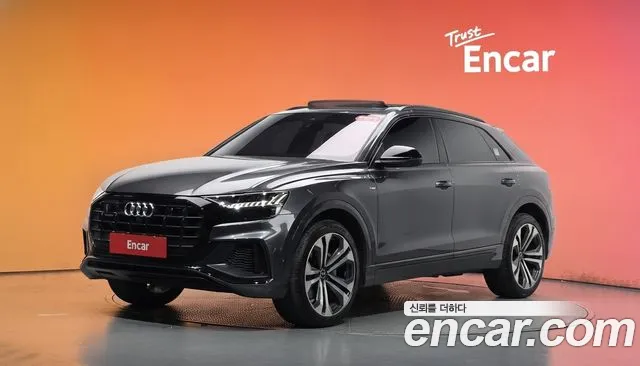 Фотография автомобиля — Audi Q8 4M