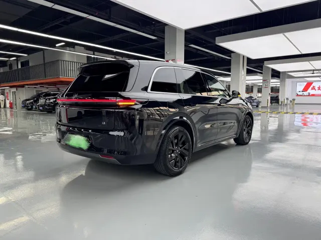 Li Auto Li L8 2023 Pro — Фото автомобиля 15