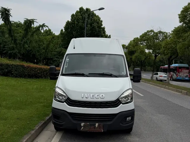 Iveco Daily — Фото автомобиля 2