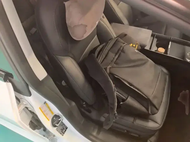 Tesla Model 3 — Фото автомобиля 24