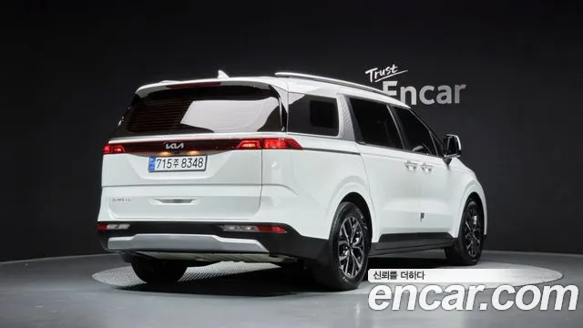 Kia Carnival — Фото автомобиля 2