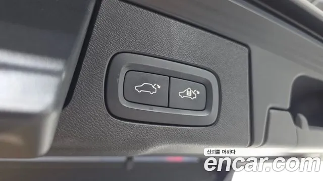 Вольво XC60 — Фото автомобиля 17