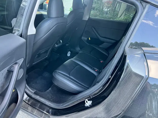 Tesla Model Y — Фото автомобиля 5