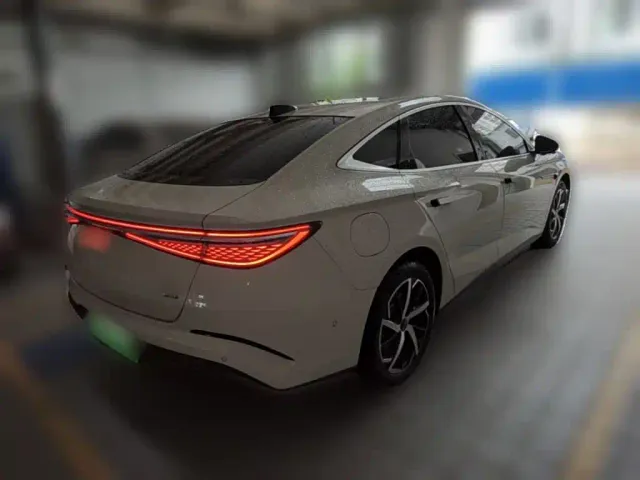 BYD Seal 07 DM-i — Фото автомобиля 9