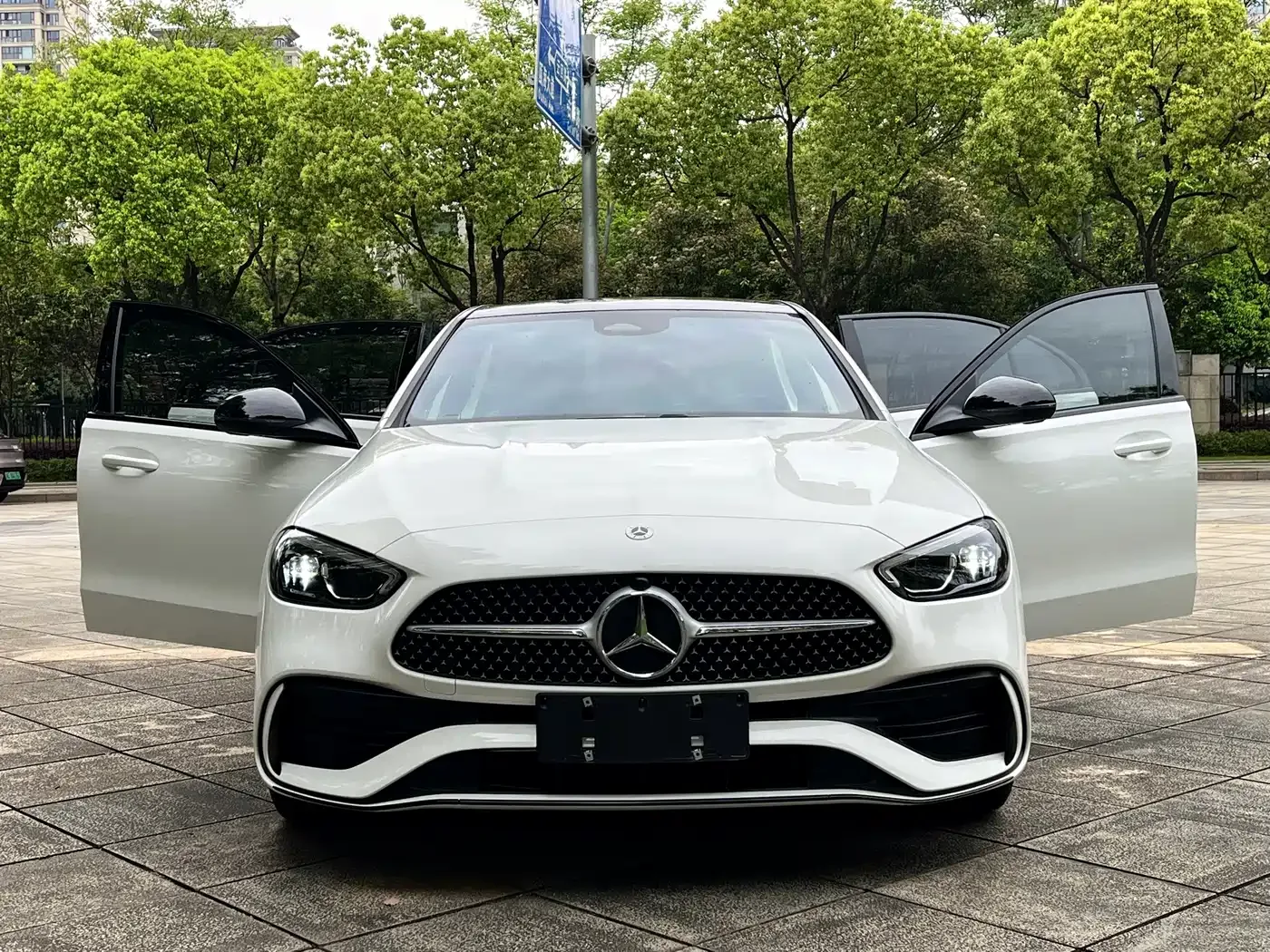 Mercedes-Benz Mercedes-Benz C-Class 2024 C 260 L Night Edition Sport — Фото автомобиля 9