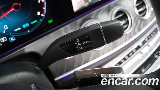Mercedes-Benz E-Class E-класс W213 E350 4MATIC Exclusive — Фото автомобиля 8
