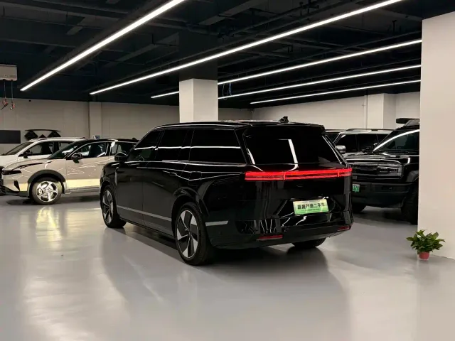 Xpeng GX — Фото автомобиля 7