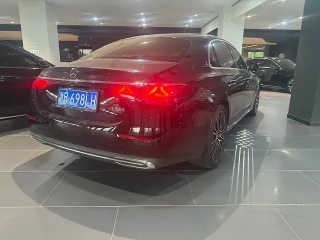 Mercedes-Benz E-Class — Фото автомобиля 6