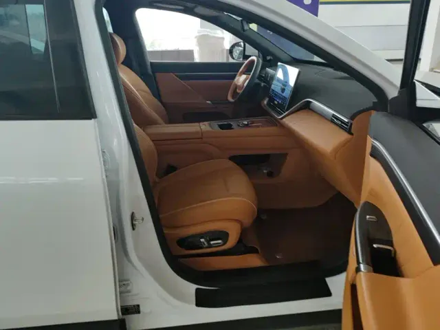 Dongfeng eπ 008 — Фото автомобиля 8