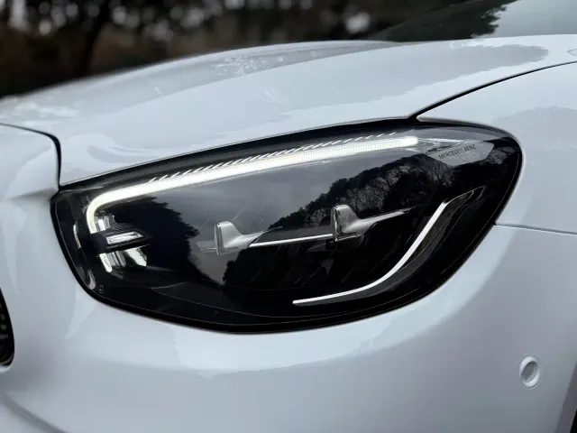 Mercedes-Benz E-Class — Фото автомобиля 17