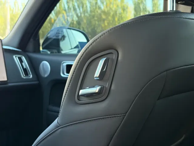 Li Auto Li L8 2023 Pro — Фото автомобиля 9
