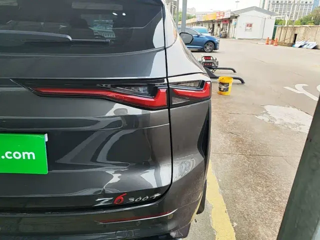 Changan Z6 — Фото автомобиля 7