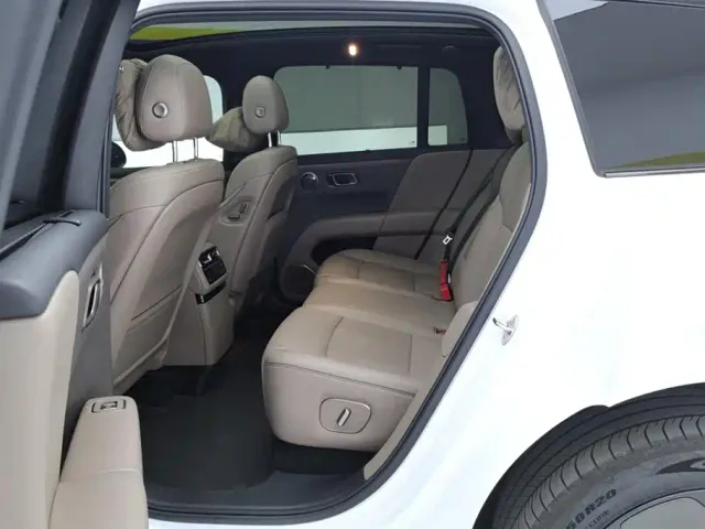 Li Auto i6 — Фото автомобиля 11