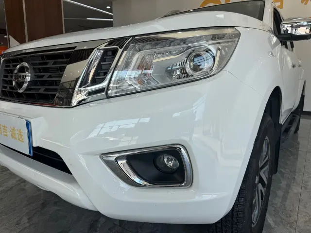Nissan Navara — Фото автомобиля 6