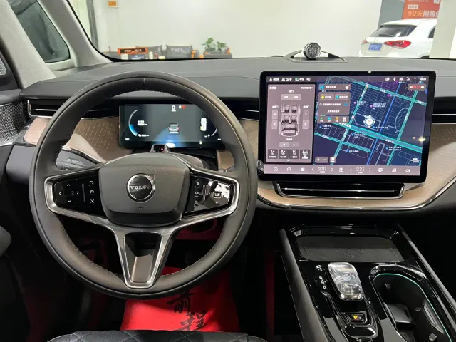 Volvo EM90 — Фото автомобиля 9