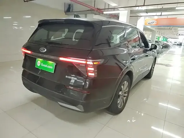 Ford Edge — Фото автомобиля 6