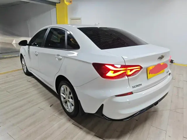 Chevrolet Monza — Фото автомобиля 3