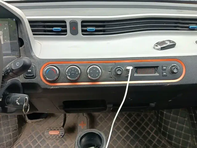 Wuling Hongguang Mini EV — Фото автомобиля 12