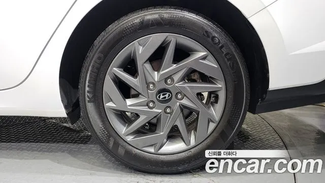 Hyundai AVANTE Новый Avante (CN7) — Фото автомобиля 21
