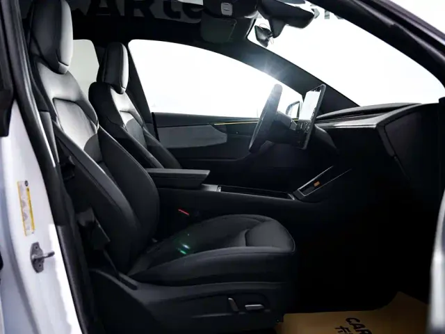 Tesla Model Y — Фото автомобиля 19