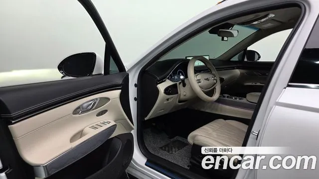 Genesis GV70 — Фото автомобиля 15
