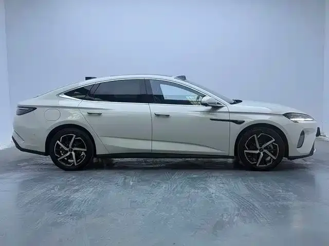 BYD Seal 07 DM-i — Фото автомобиля 8