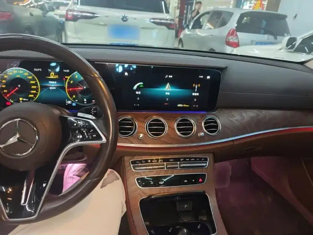 Mercedes-Benz E-Class — Фото автомобиля 9