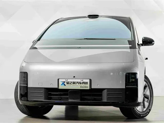Li Auto MEGA — Фото автомобиля 4