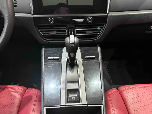 Porsche Macan — Фото автомобиля 12