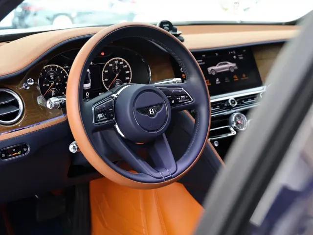 Bentley Flying Spur — Фото автомобиля 11