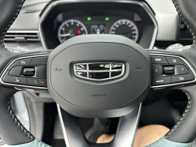 Geely Emgrand S — Фото автомобиля 14