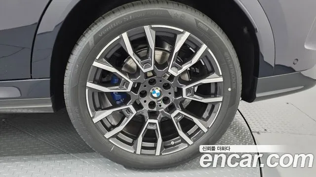BMW X6 xDrive40i M Sport — Фото автомобиля 16
