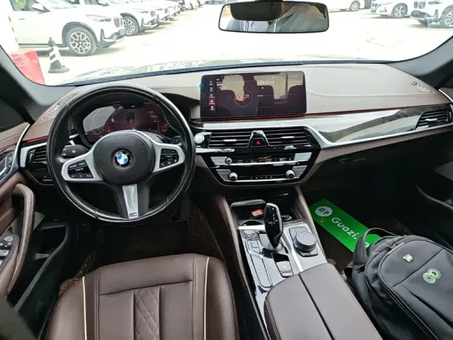 BMW 5 Series — Фото автомобиля 9